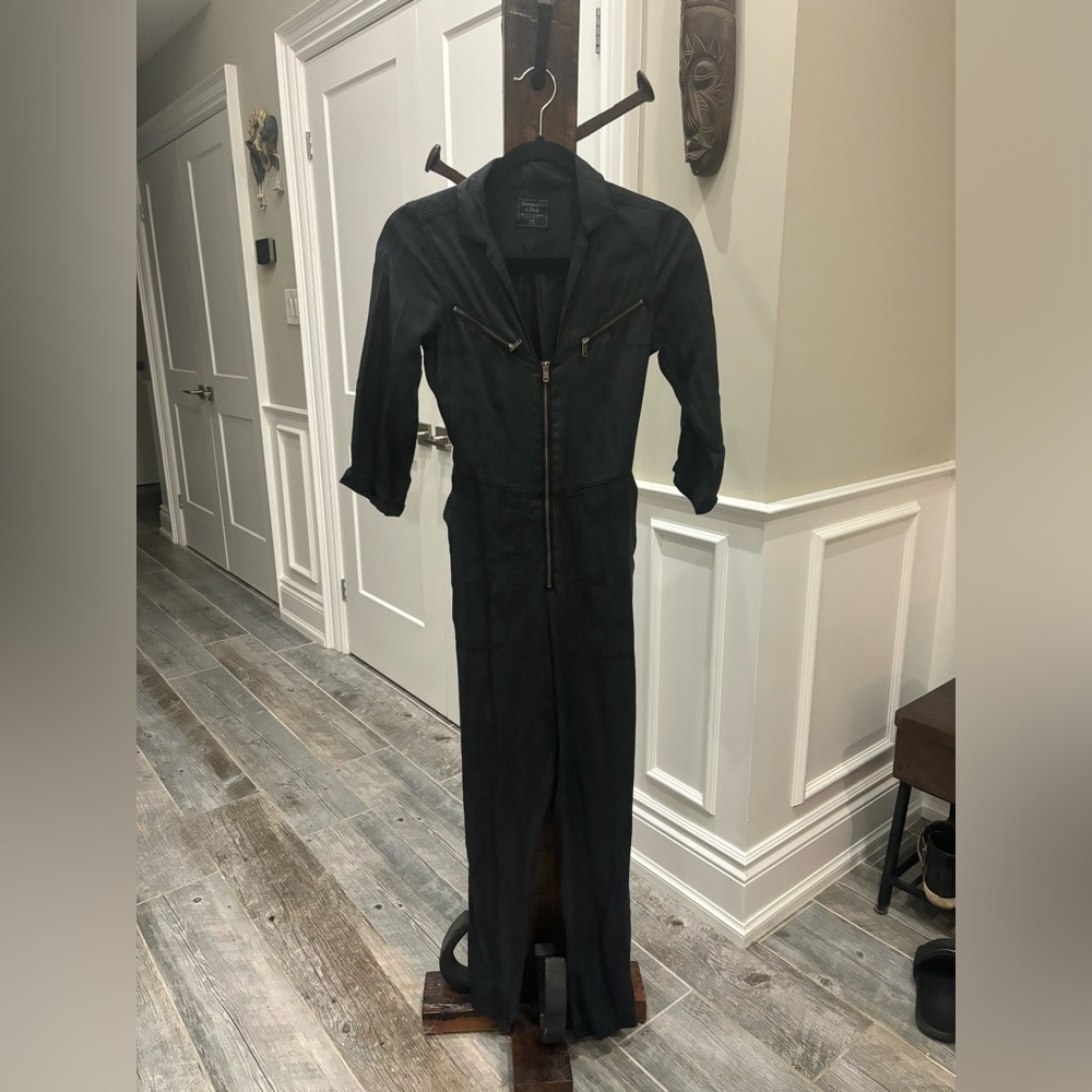 Black Abercrombie and Fitch long sleeve jumper, size XXS